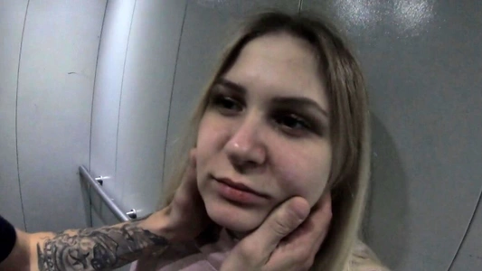 Привел домой возбужденную подругу, чтобы трахнуть её наконец