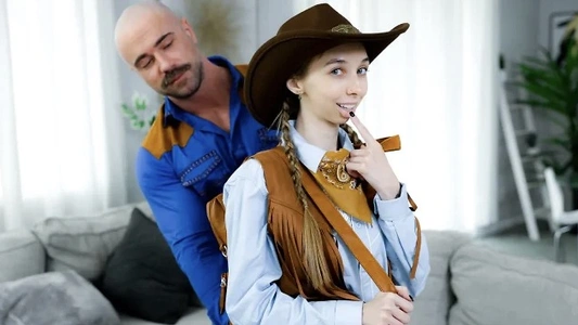 Молодая наездница любит скачки на члене