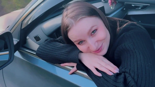 Сначала минет, а потом секс в машине