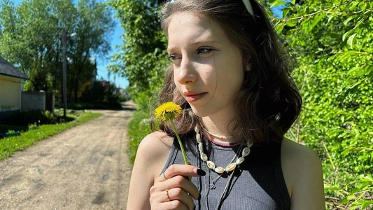 Познакомился с девушкой на улице и потрахался с ней в тот же день